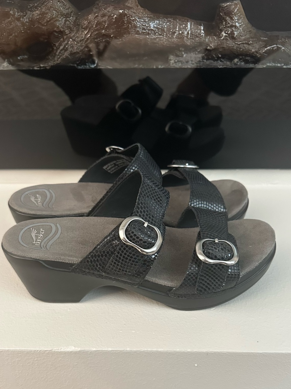 Dansko Sophie  lack sandals slides clogs 37